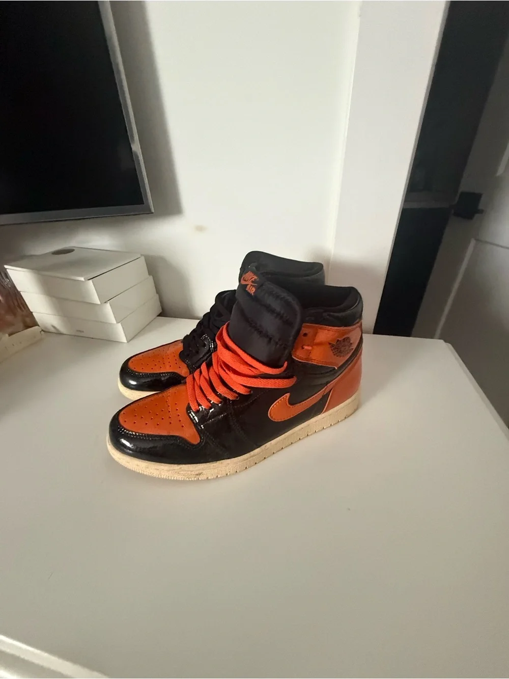 Nike Air Jordan 1 High Top - Black & Orange
